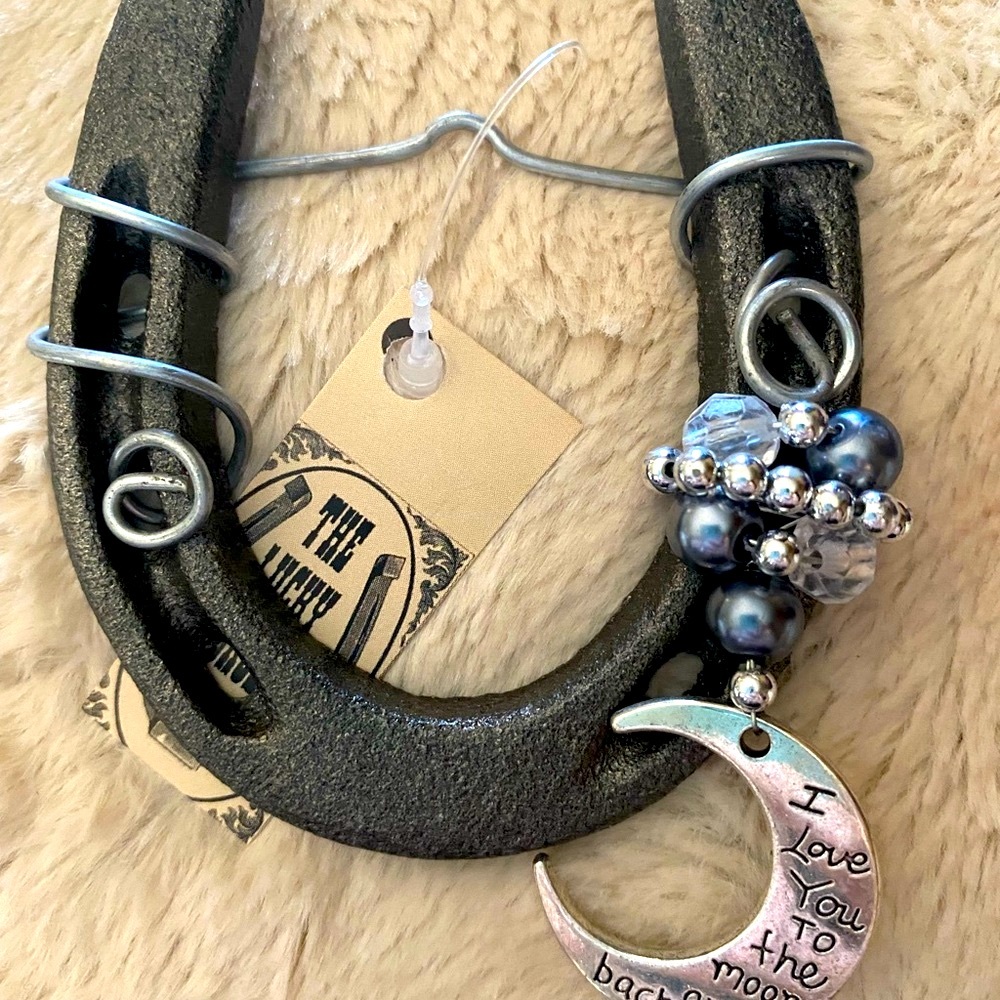 The Lucky Horse rescue decorative horseshoe - Picture 3 of 10